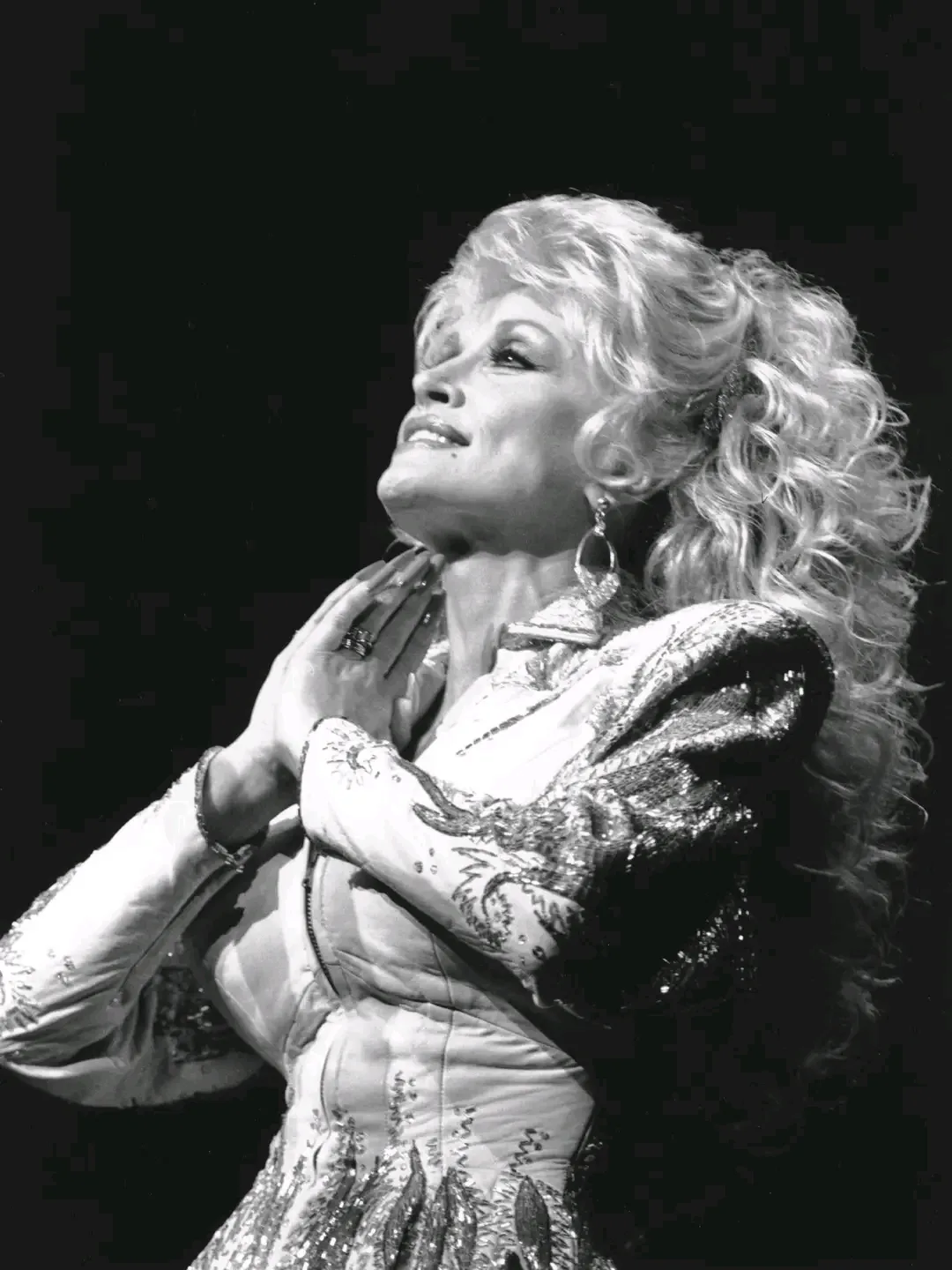 Dolly Parton Dies at 80: Country Music Legend Dead, Family Confirms