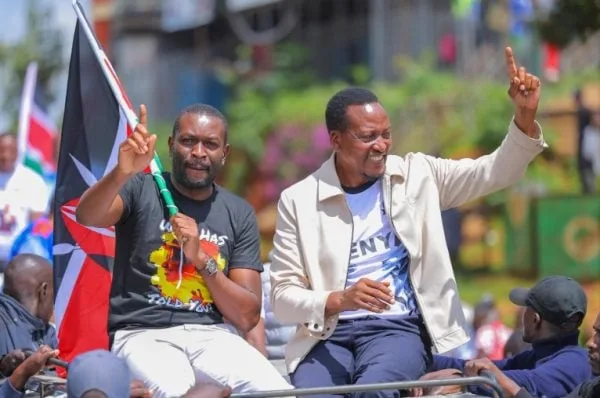 Kisii Senator Richard Onyonka and Nairobi Senator Edwin Sifuna during Linda Mwananchi rally