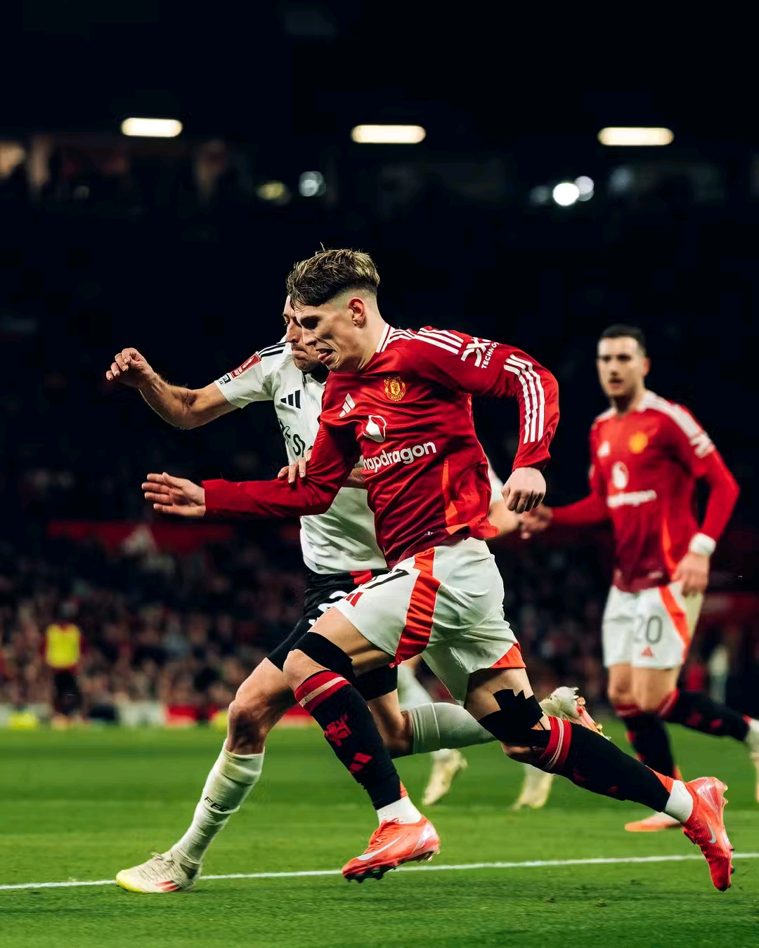 Transfer Storm: Manchester United Close in on Mbeumo, Walker Joins Everton, and Gyokeres Sparks European Tug-of-War
